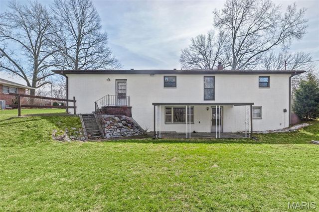 4 Briarcliffe Drive, Fairview Heights, IL 62208