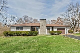 4 Briarcliffe Drive, Fairview Heights, IL 62208