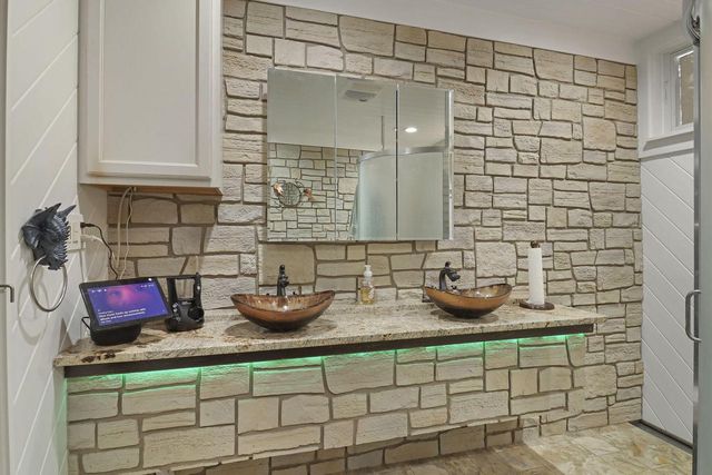 37 S Hillock DRIVE, Mount Pleasant, WI 53406
