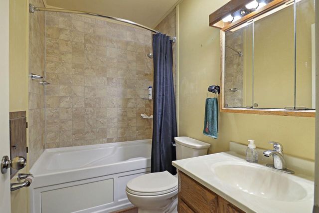 37 S Hillock DRIVE, Mount Pleasant, WI 53406