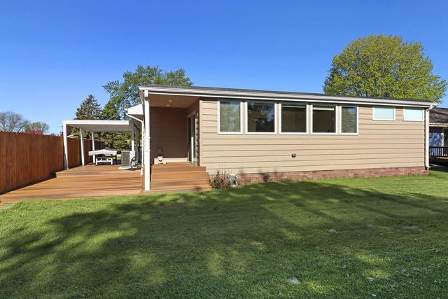 37 S Hillock DRIVE, Mount Pleasant, WI 53406