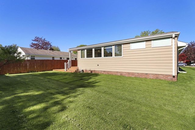 37 S Hillock DRIVE, Mount Pleasant, WI 53406