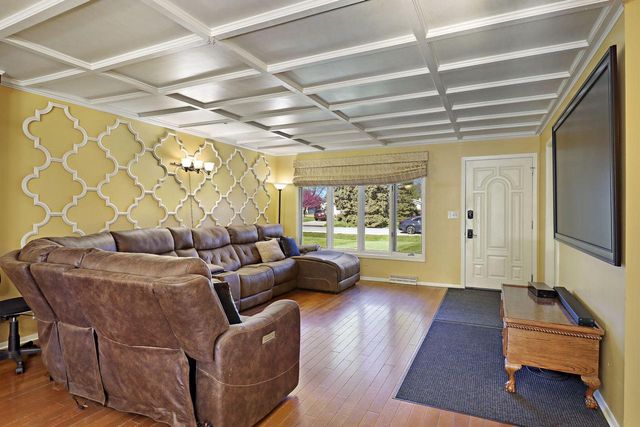 37 S Hillock DRIVE, Mount Pleasant, WI 53406