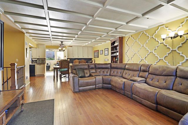 37 S Hillock DRIVE, Mount Pleasant, WI 53406