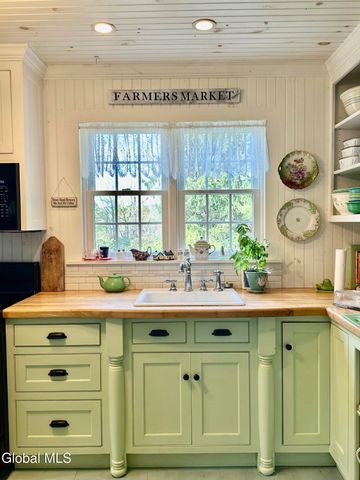 118 Old Shaker Road, New Lebanon, NY 12125