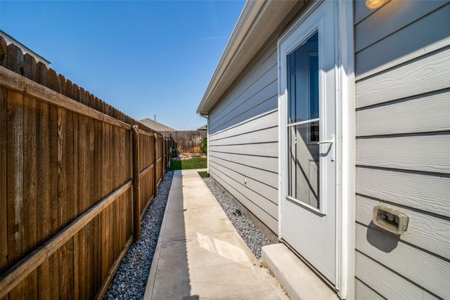 4110 Wintergreen Drive, Forney, TX 75126