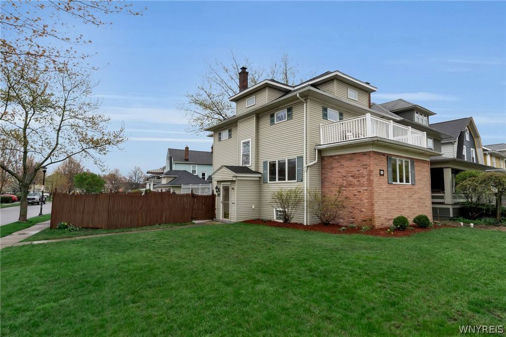 87 Frontenac Avenue, Buffalo, NY 14216