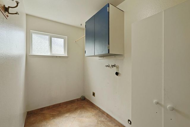 3600 Coye Oak Dr, Modesto, CA 95355