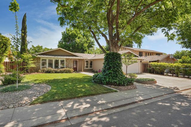 3600 Coye Oak Dr, Modesto, CA 95355