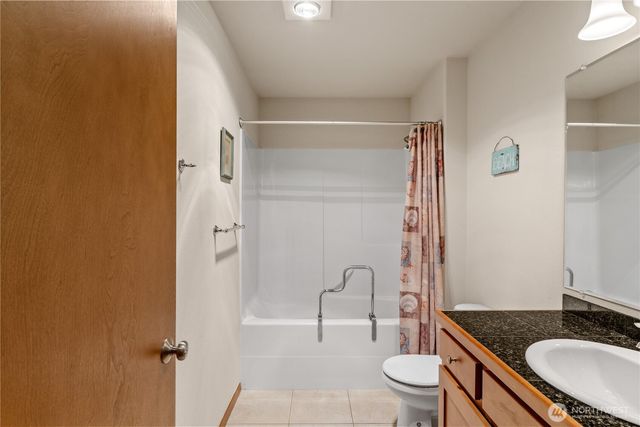 329 Cockle Street SW, Ocean Shores, WA 98569