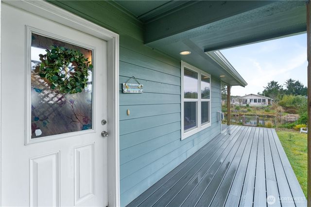 329 Cockle Street SW, Ocean Shores, WA 98569