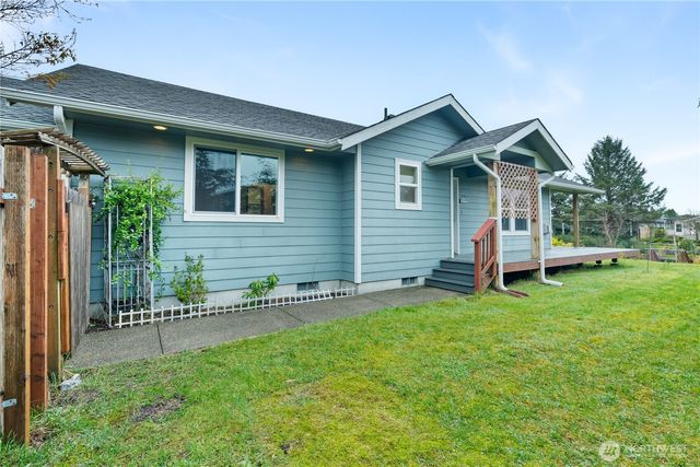 329 Cockle Street SW, Ocean Shores, WA 98569