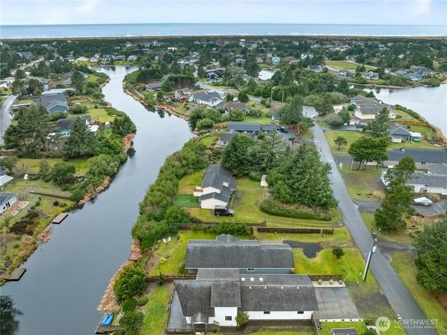 329 Cockle Street SW, Ocean Shores, WA 98569