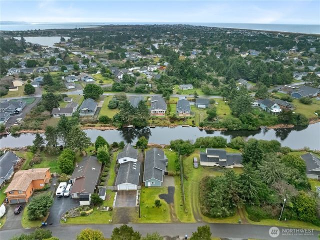 329 Cockle Street SW, Ocean Shores, WA 98569