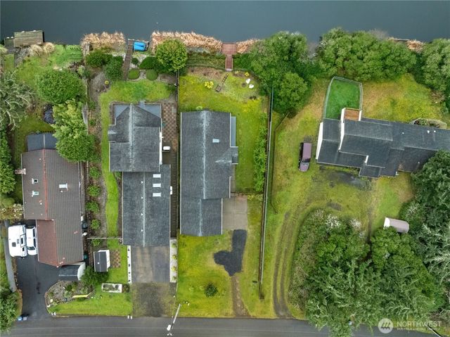 329 Cockle Street SW, Ocean Shores, WA 98569