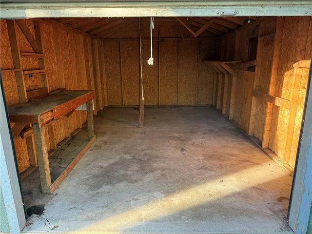 703 E 4th Street, Ottawa, KS 66067