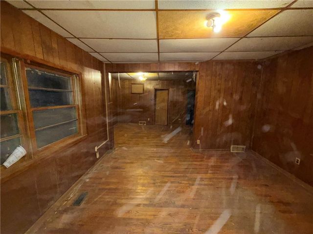 703 E 4th Street, Ottawa, KS 66067