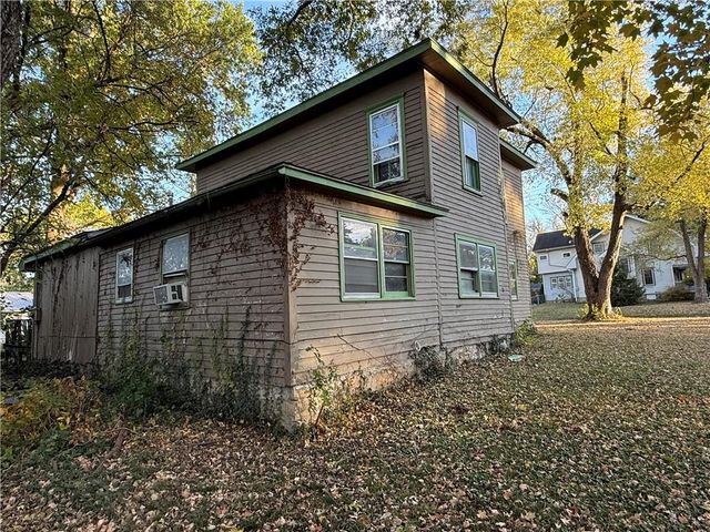 703 E 4th Street, Ottawa, KS 66067