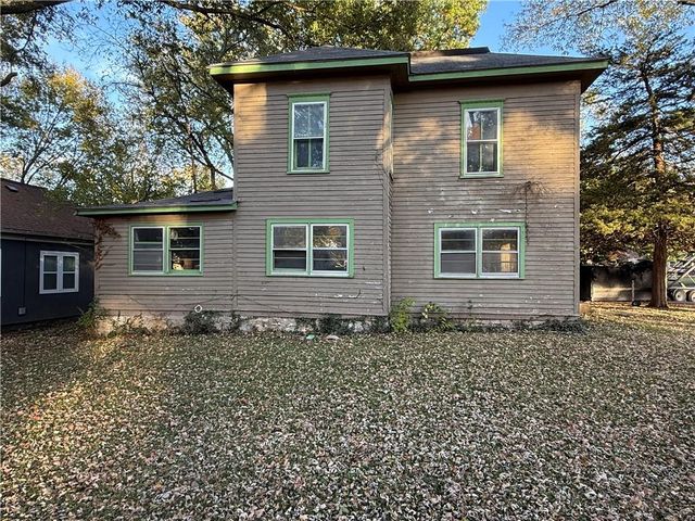 703 E 4th Street, Ottawa, KS 66067