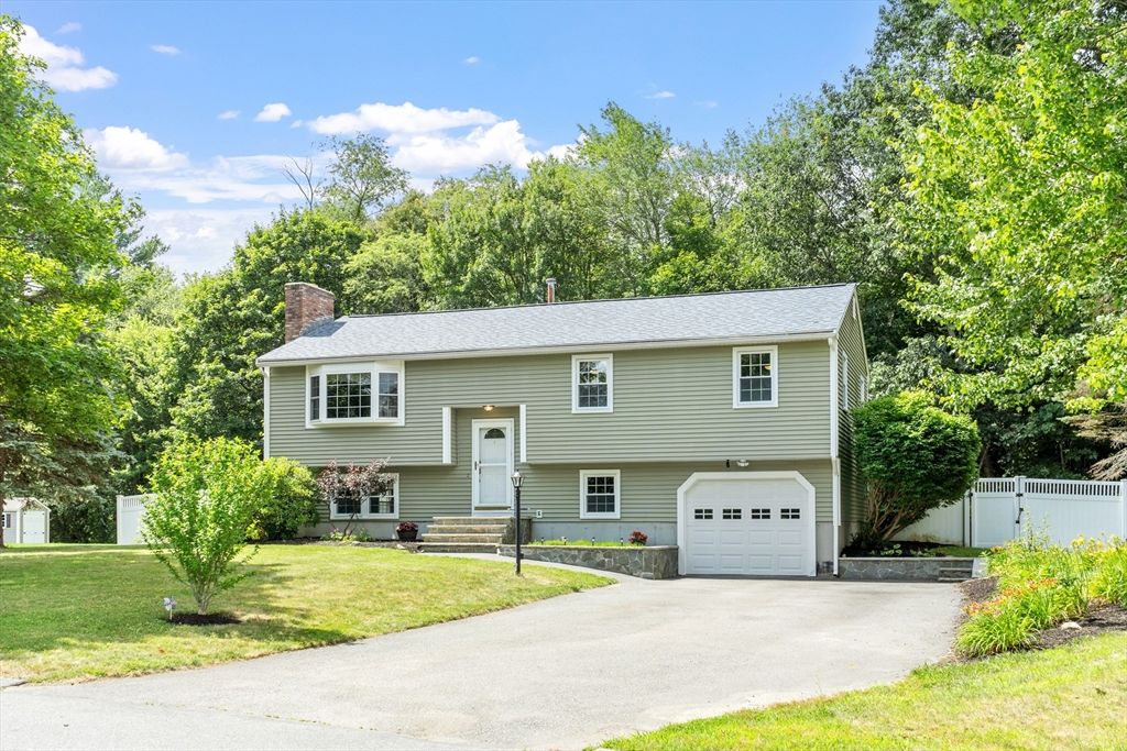 5 Rolling Ridge Ln, Methuen, MA 01844