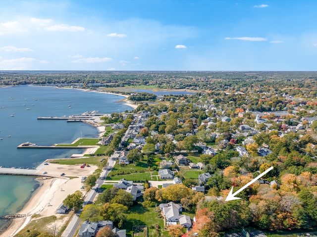 11 Captains Ln, Mattapoisett, MA 02739