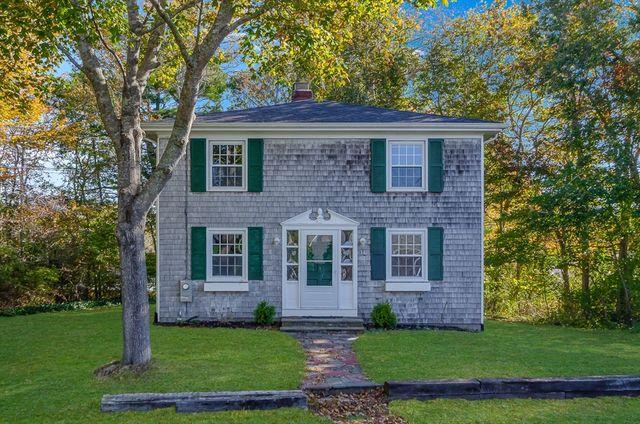 11 Captains Ln, Mattapoisett, MA 02739