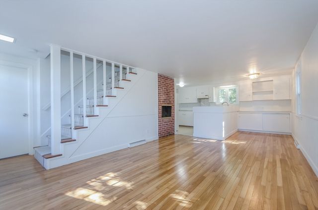 11 Captains Ln, Mattapoisett, MA 02739