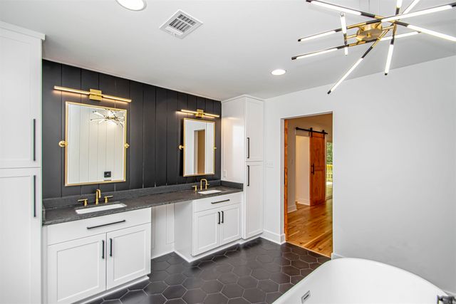 11196 Hinds, Benton, AR 72019