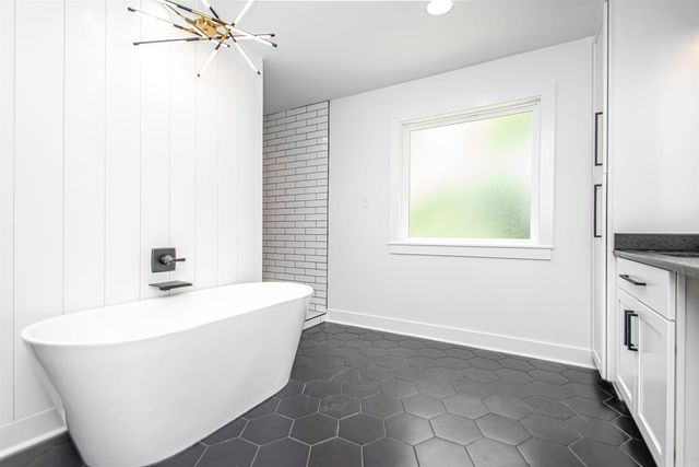 11196 Hinds, Benton, AR 72019