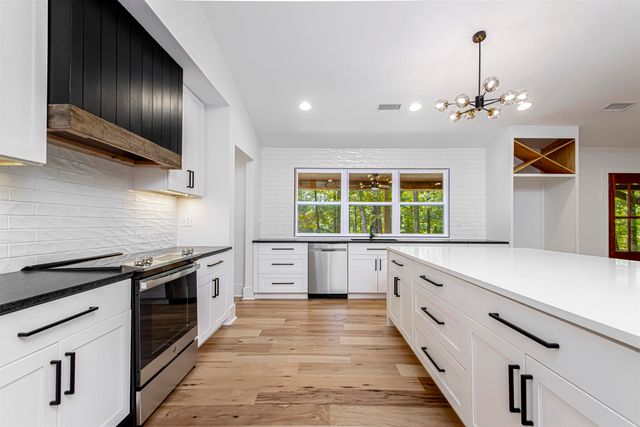 11196 Hinds, Benton, AR 72019