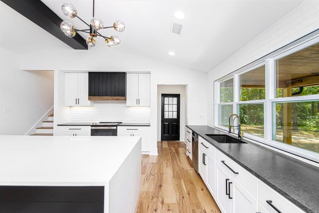 11196 Hinds, Benton, AR 72019