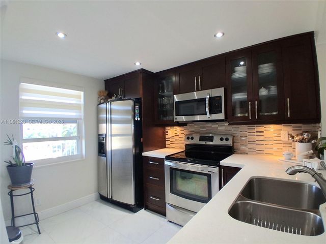 2635 NW 104th Avenue 402, Sunrise, FL 33322
