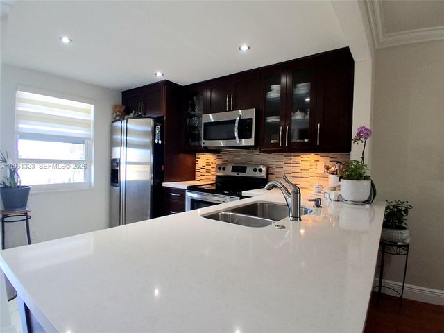 2635 NW 104th Avenue 402, Sunrise, FL 33322