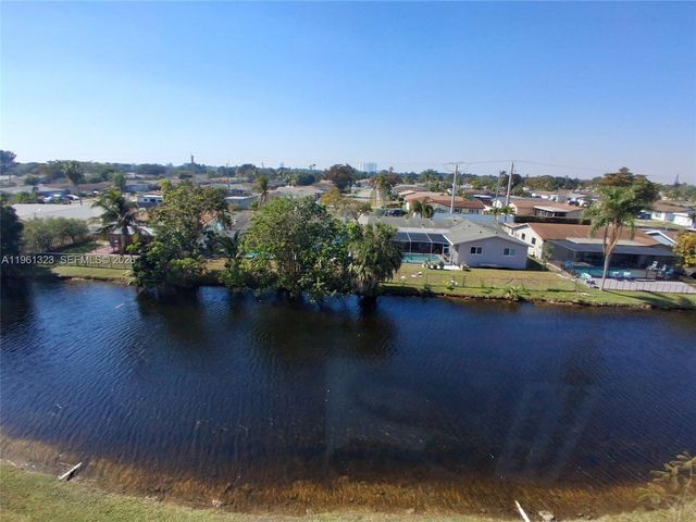 2635 NW 104th Avenue 402, Sunrise, FL 33322