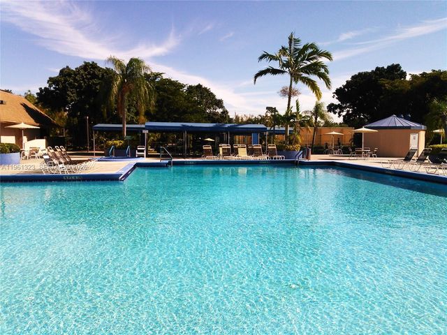 2635 NW 104th Avenue 402, Sunrise, FL 33322