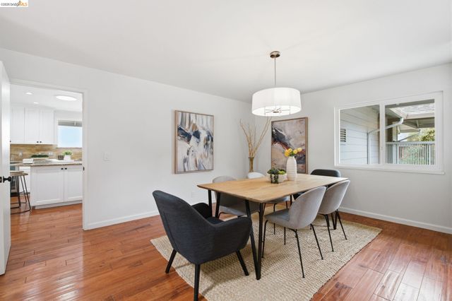 8170 Surrey Ln, Oakland, CA 94605