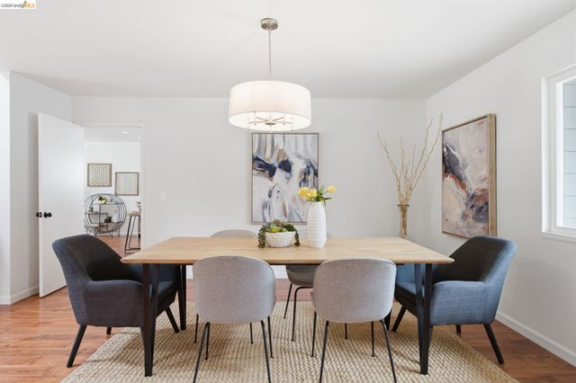 8170 Surrey Ln, Oakland, CA 94605