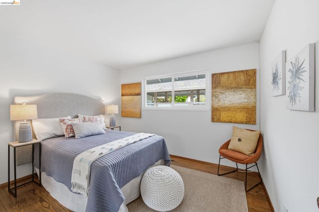8170 Surrey Ln, Oakland, CA 94605