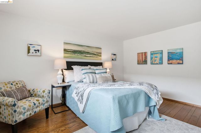 8170 Surrey Ln, Oakland, CA 94605
