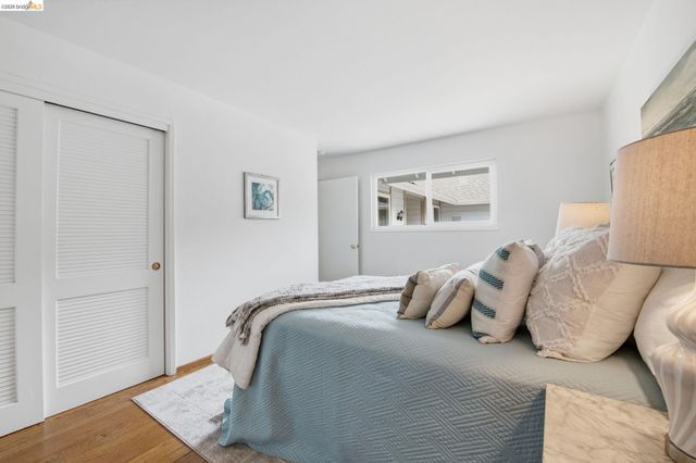 8170 Surrey Ln, Oakland, CA 94605