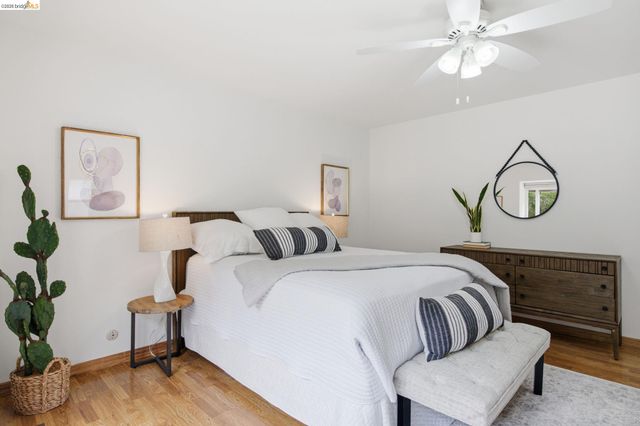 8170 Surrey Ln, Oakland, CA 94605