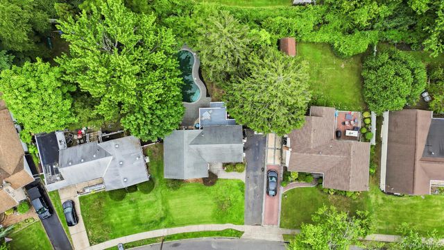 43 Tappan Avenue, Babylon, NY 11702