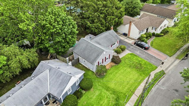 43 Tappan Avenue, Babylon, NY 11702