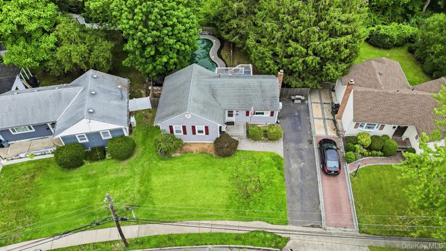 43 Tappan Avenue, Babylon, NY 11702