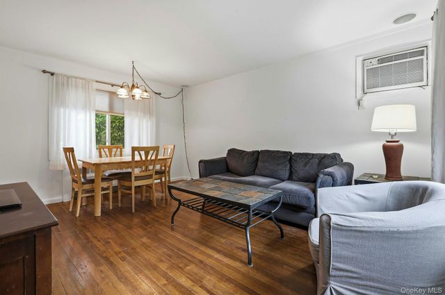 43 Tappan Avenue, Babylon, NY 11702