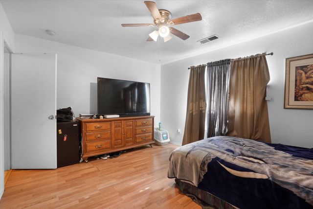 7401 Rainmaker Road SW, Albuquerque, NM 87121