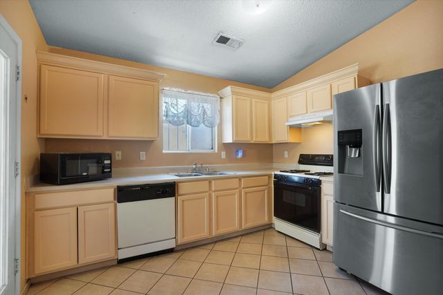 7401 Rainmaker Road SW, Albuquerque, NM 87121