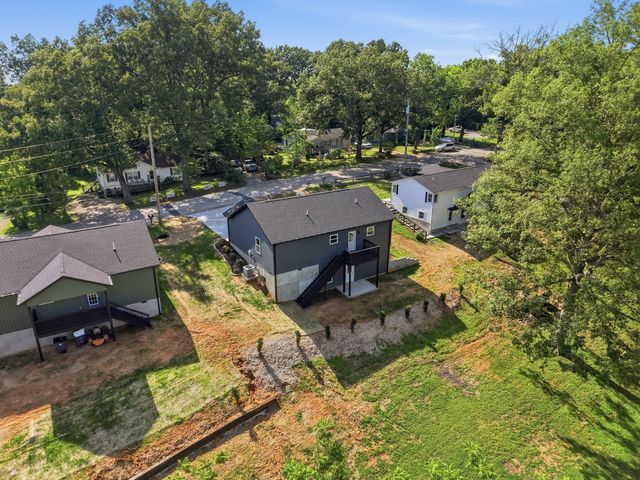 216 Twin Oaks Rd, Mcminnville, TN 37110