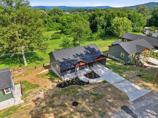 216 Twin Oaks Rd, Mcminnville, TN 37110
