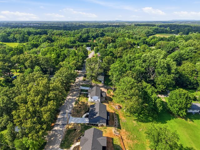 216 Twin Oaks Rd, Mcminnville, TN 37110